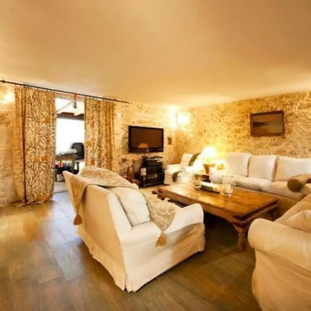 Villa Wonderful Waterfront Ancient House *