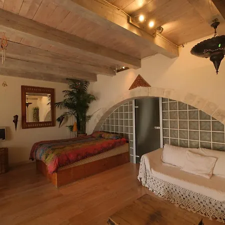 Villa Wonderful Waterfront Ancient House