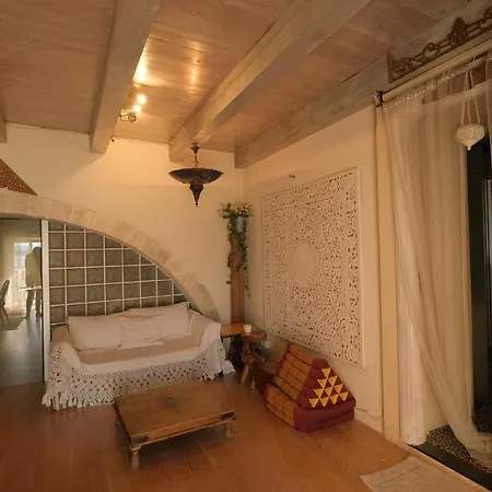 Wonderful Waterfront Ancient House Villa *